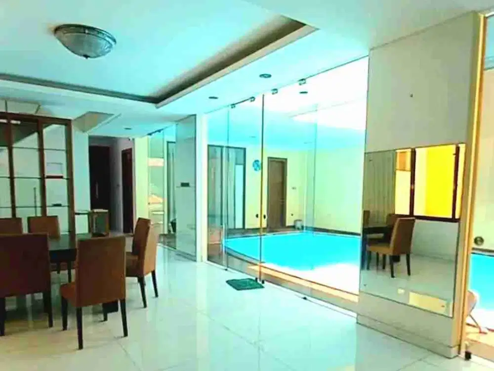 Disewakan rumah ada kolam renang di ancol timur, jakarta utara