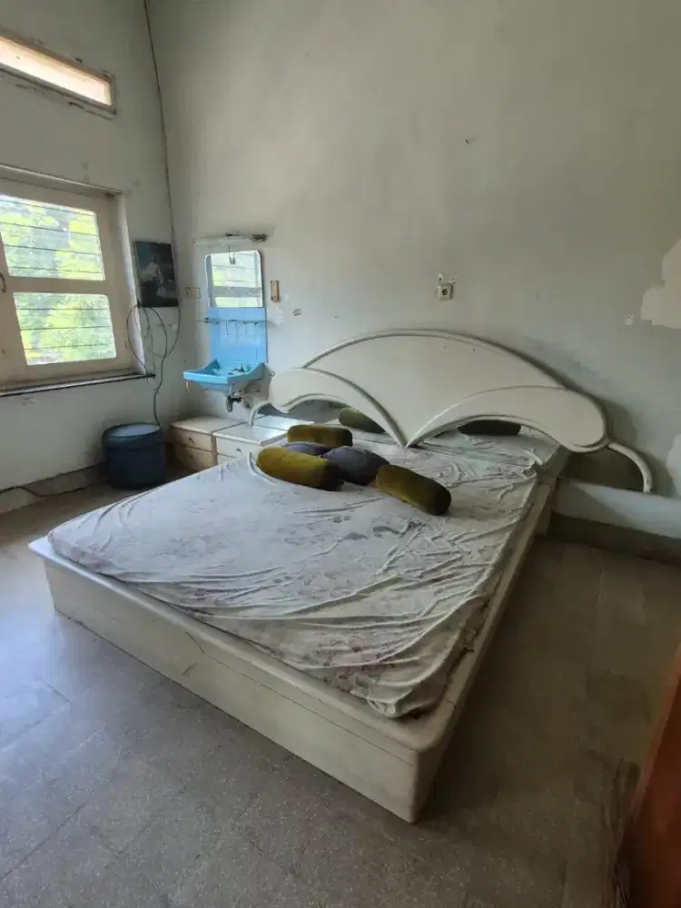 Jual tempat tidur bekas siap pakai