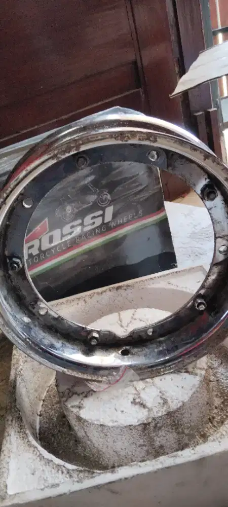 Velg Vespa 10 chrome bukan tubeless