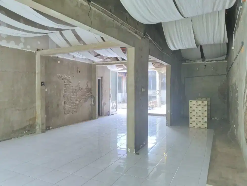 Disewakan Bangunan Komersial di Rungkut