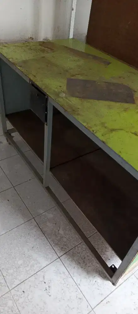 Meja Dorong Besi 1,5m x 90