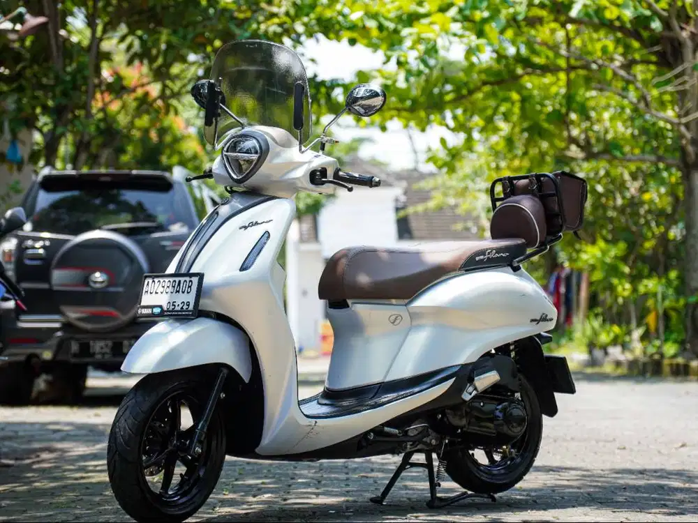 Yamaha Grand Filano Lux (White)