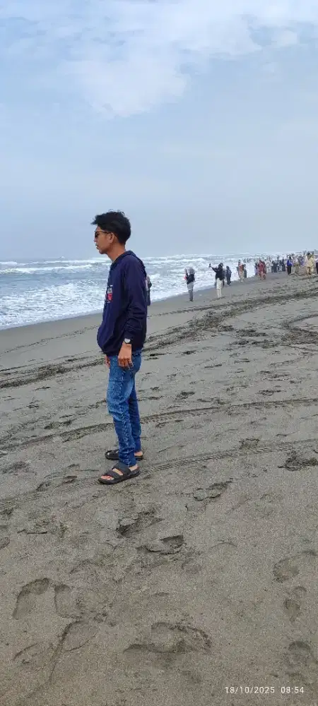 Kalau ada kerja antar antar barang boleh mas bro saya join, SIM A ada.