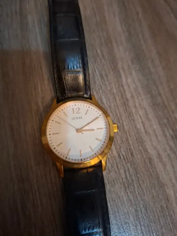 Jam Guess Dijamin ori