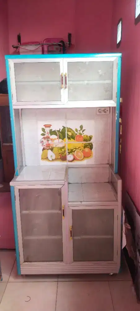 Rak piring aluminium kaca 2 pintu seken