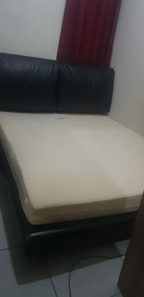 Ranjang Latex merk EURO