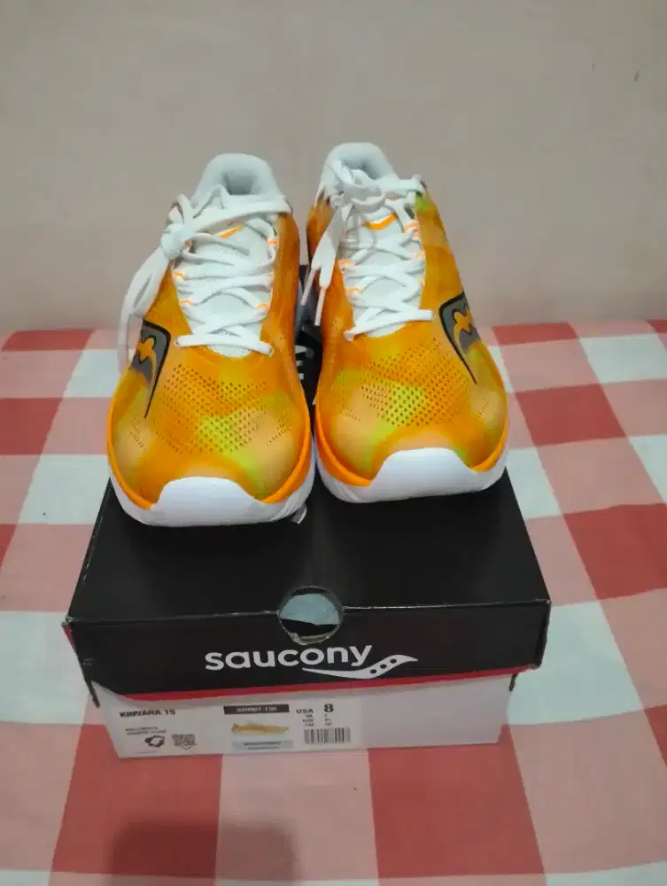 Sepatu saucony kinvara 14