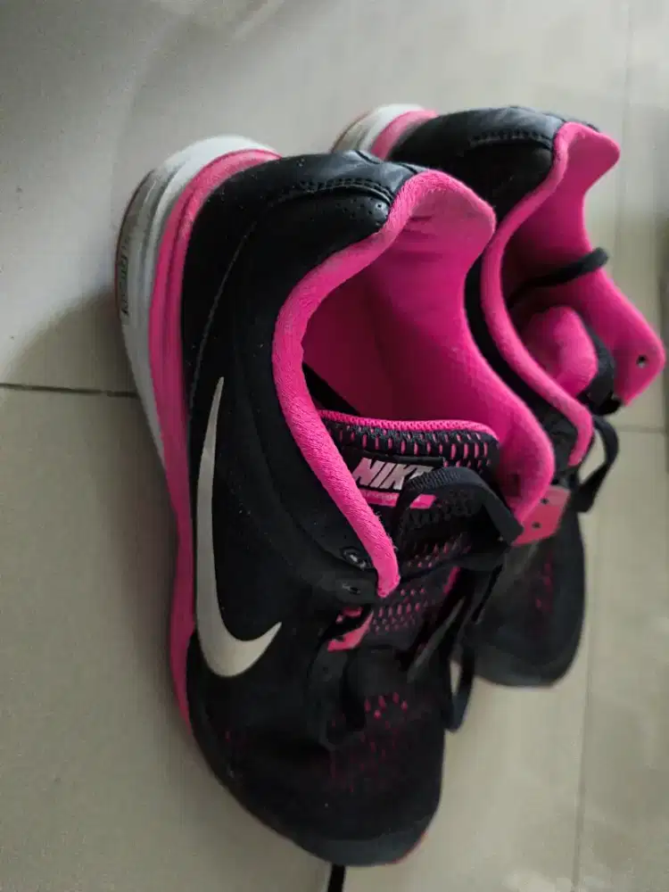 Sepatu lari Nike original trifusion