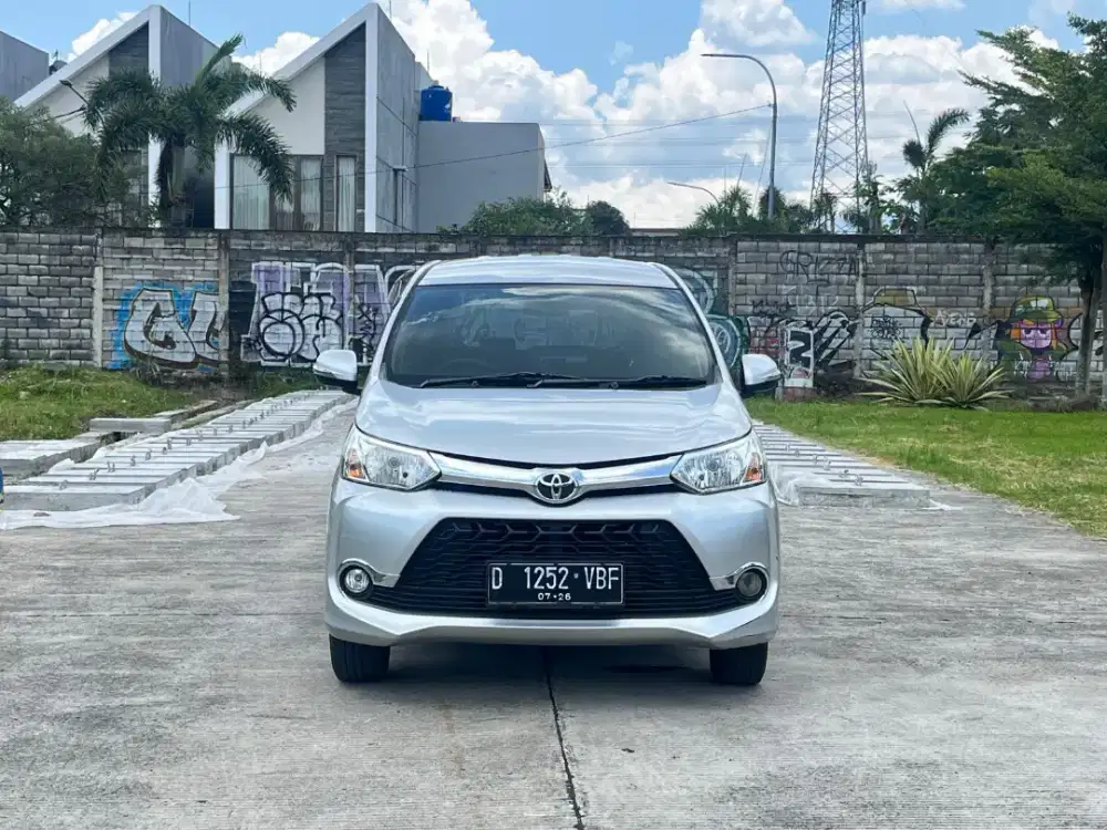 Dp 8 JT Toyota Avanza Veloz 1,5 MT 2016