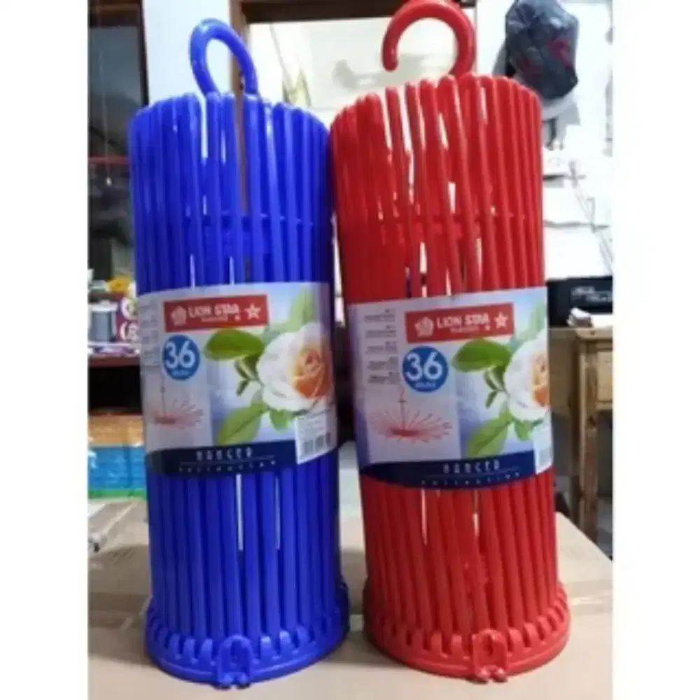 Preloved Lion Star Folding Hanger