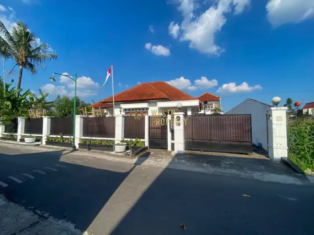 RUMAH MEWAH TANAH  LUAS DI JALAN KALIURANG KM 9,5