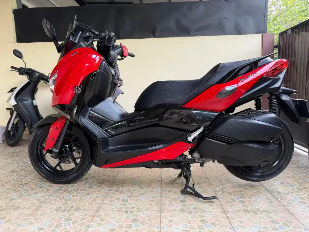 Yamaha Xmax warna favorit Low Km jual cepat murah