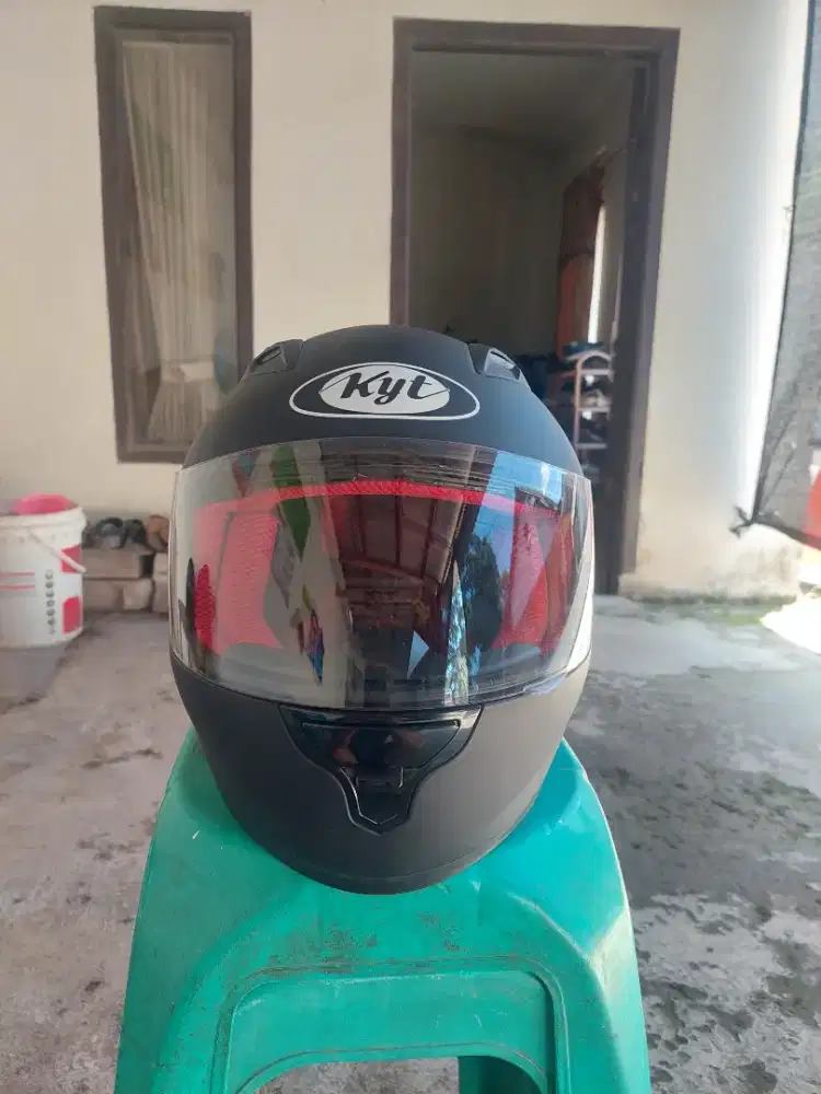 Jual Helm KYT Bekas layak pakai