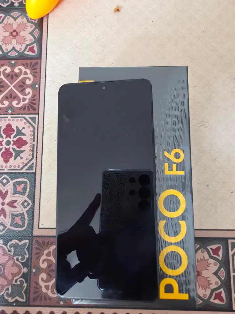 POCO F6 12/512GB