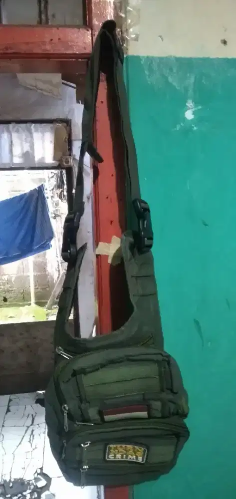 Tas slempang kecil merah putih