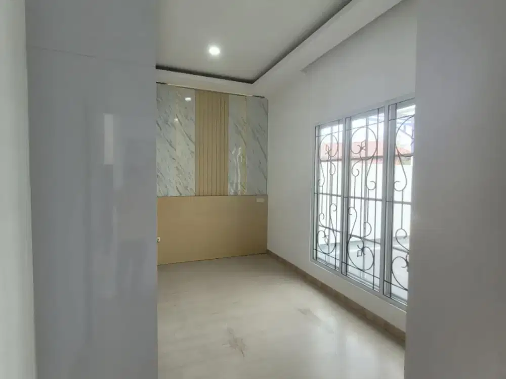 DIJUAL RUMAH MEWAH DIBAWAH HARGA PASARAN TOWN HOUSE THE ROYAL BINTARO PESANGGRAHAN JAKARTA SELATAN DENGAN 3 LANTAI