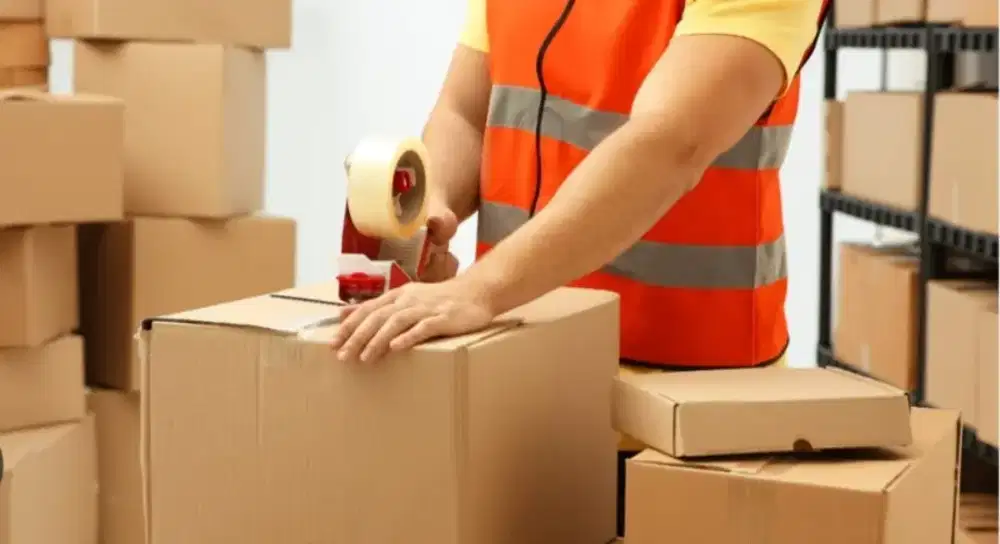 DIBUTUHKAN KARYAWAN LAKI- LAKI BAGIAN PACKING BARANG ( 2 ORANG)