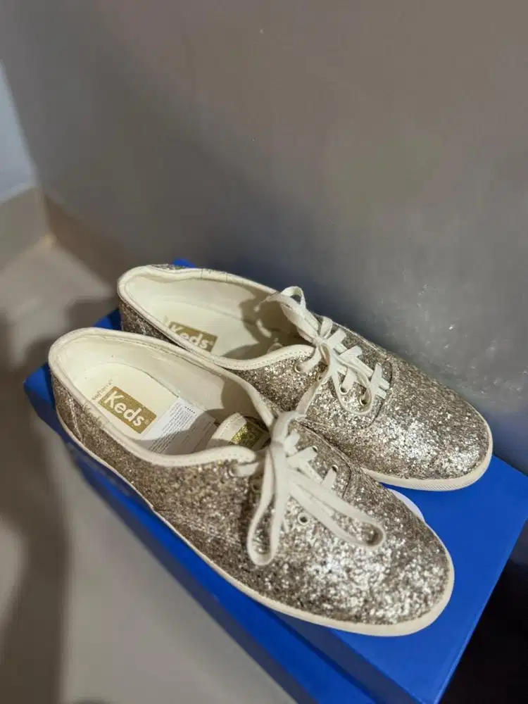 Jual sepatu sneakers keds