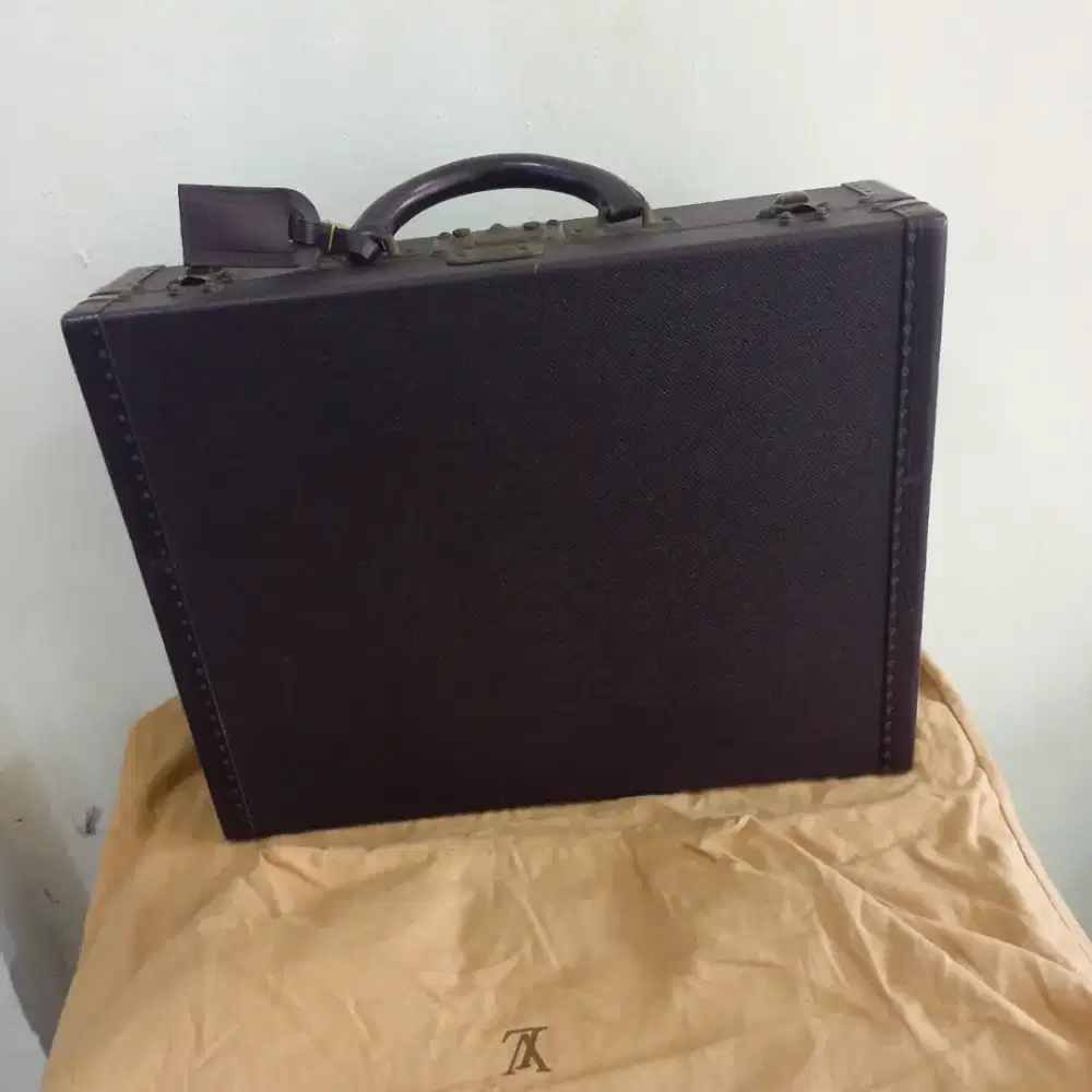 Louis Vuitton President Case Bag  Epi second original