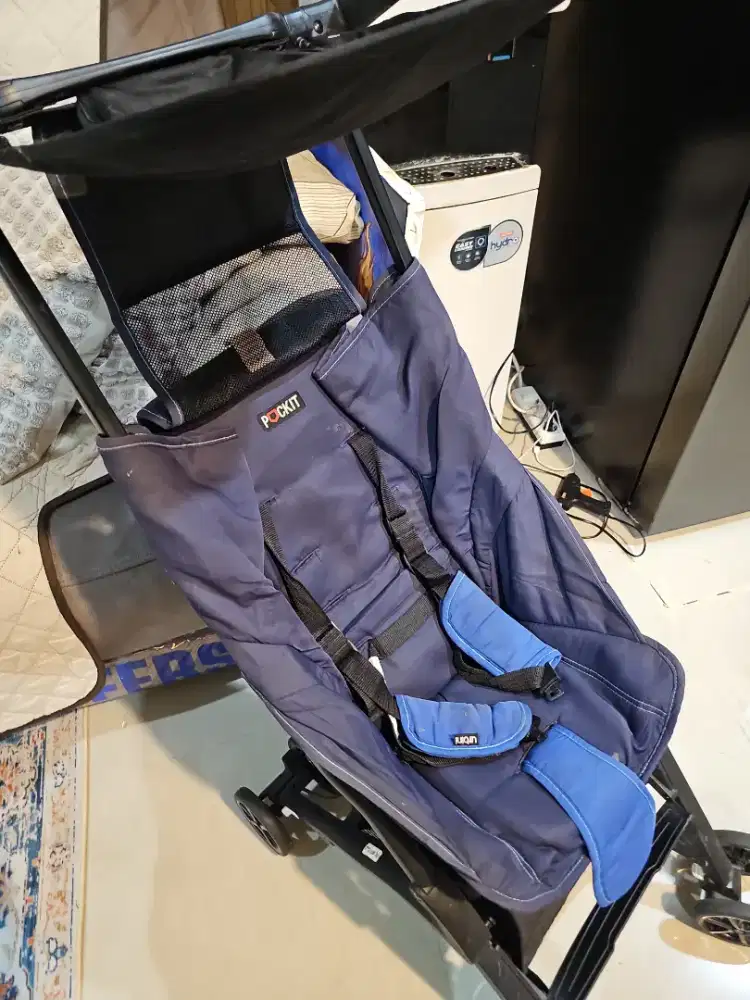 Stroller Pockit Warna Biru, jual cepat