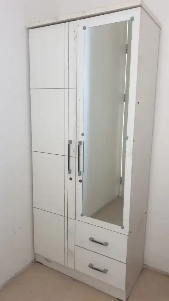 Lemari Putih Minimalis