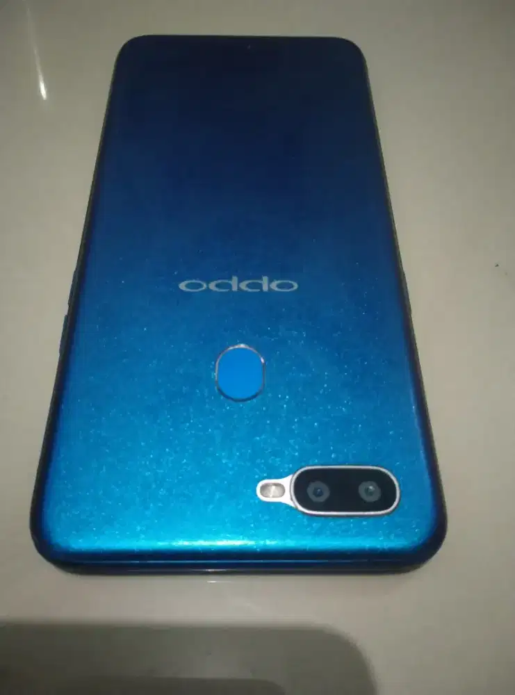 Oppo A5s 3/32, dan iphone 6s 64 gb all operator ,resmi normal