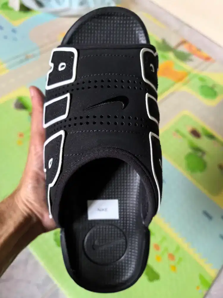 Nike Air More Uptempo Slide (DV2132-001) ukuran US 9 / EUR 42.5