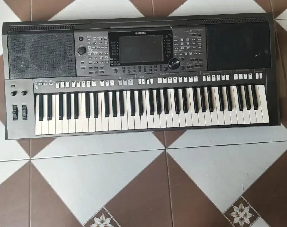 Yamaha Psr S770