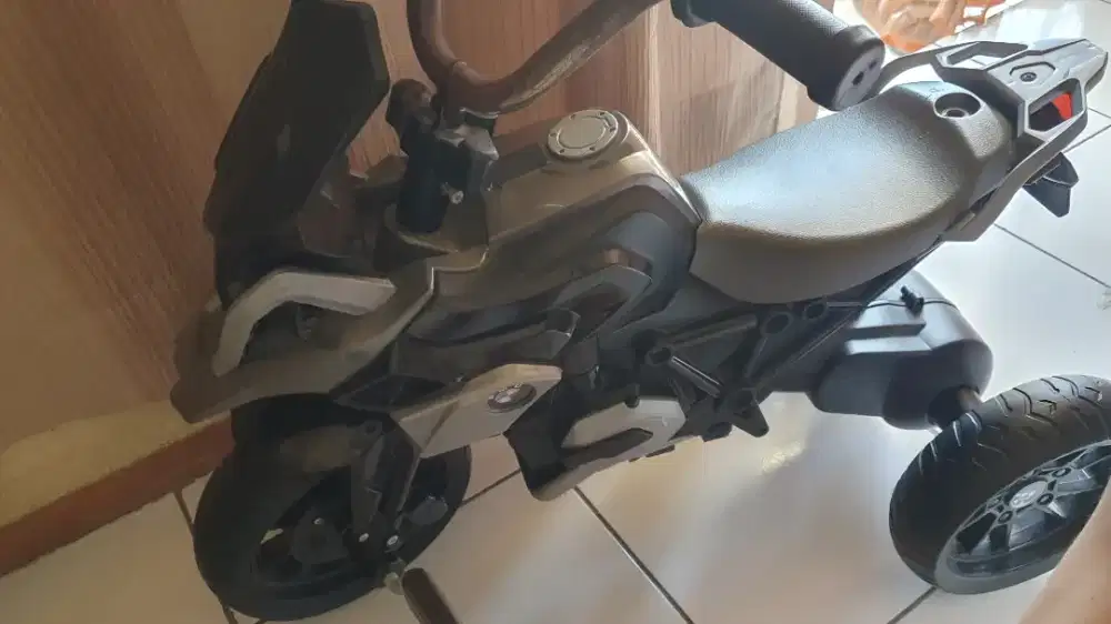 2 motor/sepeda anak kecil