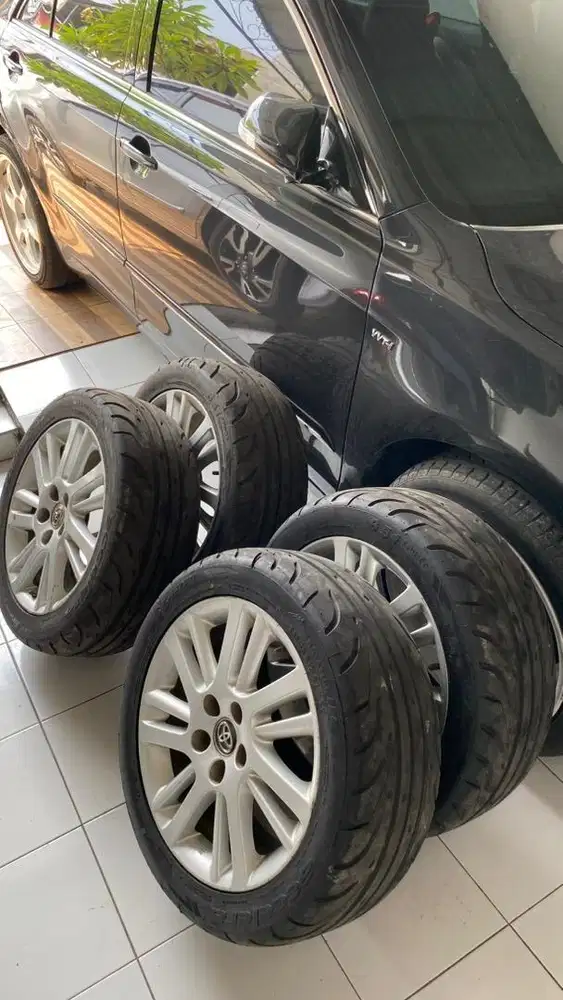 Velg Camry R17 + Ban Slick 98%