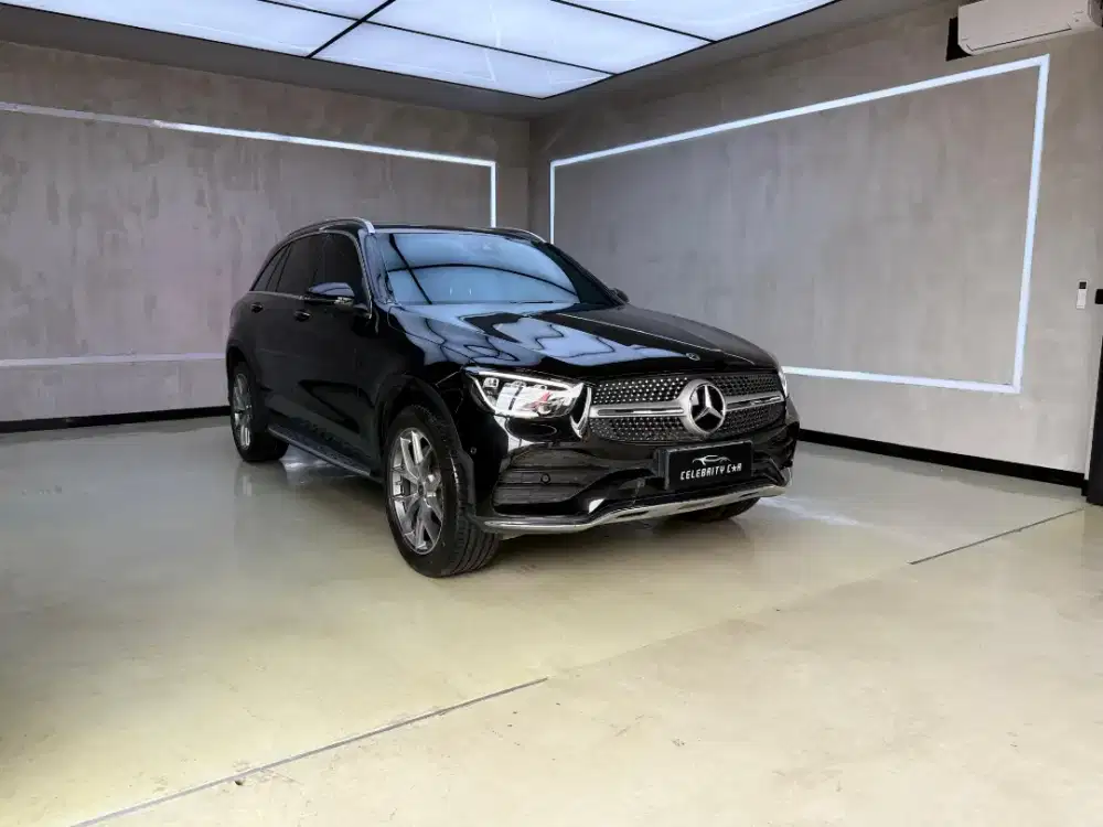 Mercedes Benz GLC 200 Obsidian Black Metallic 2021
