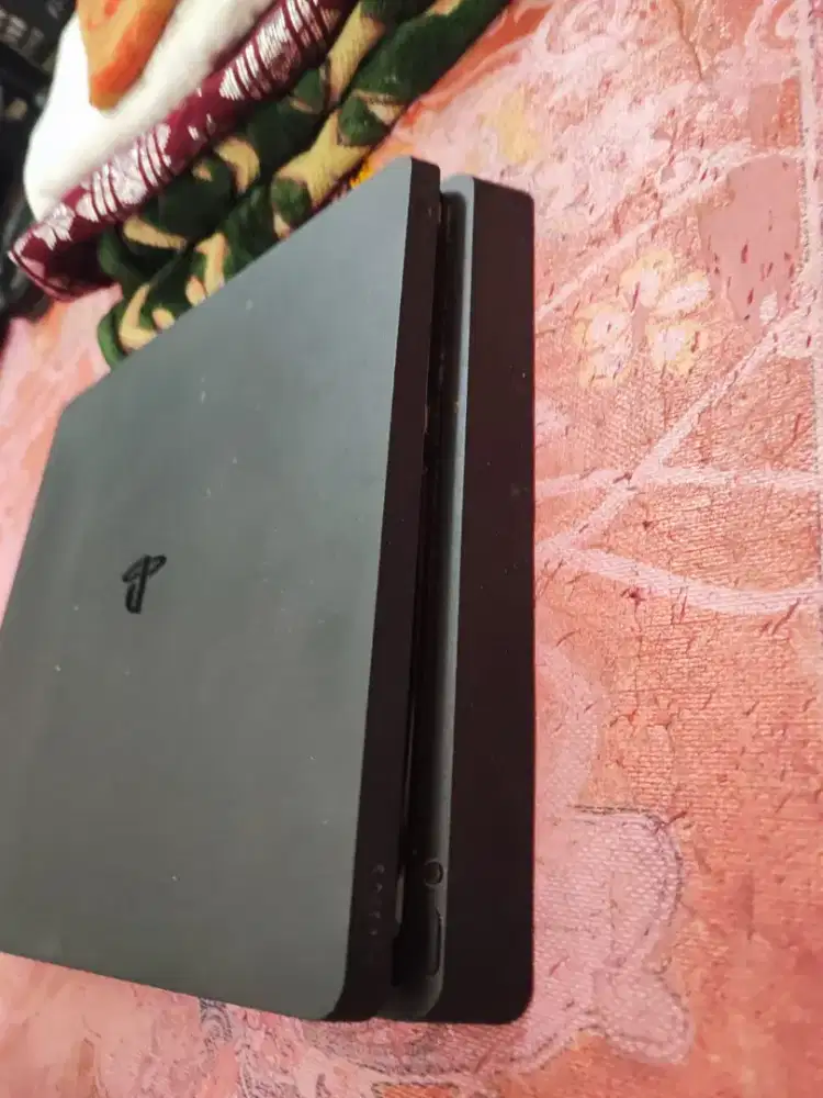 Playstation 4 Slim 1Tb