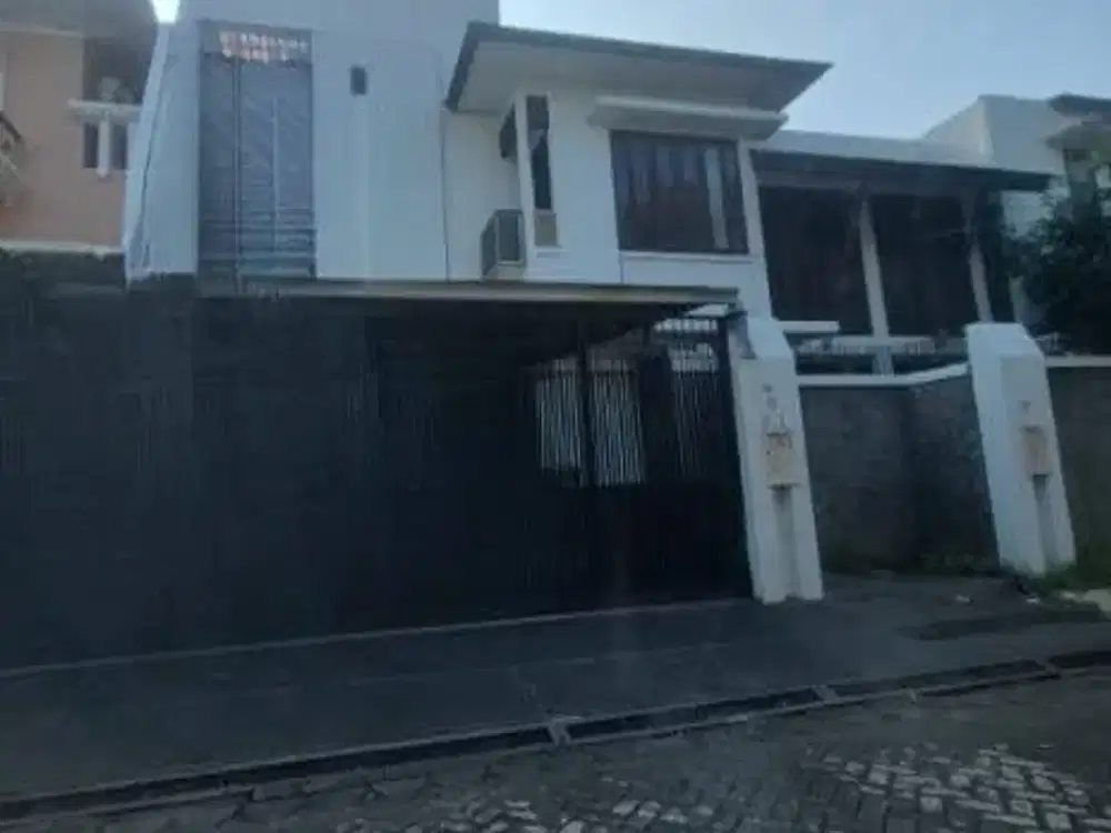 Rumah 2,5 Lantai dengan Kolam Renang di Villa Gading Indah Kelapa Gading ,Jakut