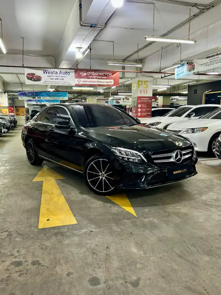ODO 51rb Mercedes Benz C200 EQ Boost Avantgarde 2019 Like New 2020