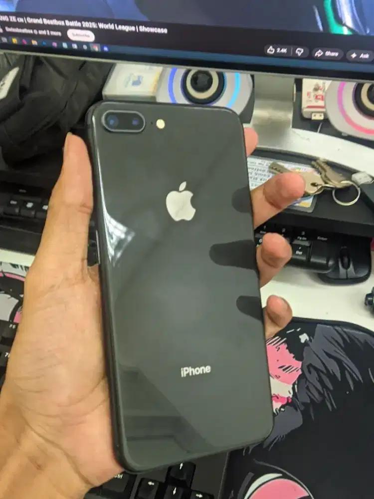 iPhone 8 plus black
