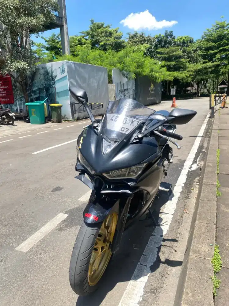 Yamaha R25  jarang pakai (sudah tidak dipakai)