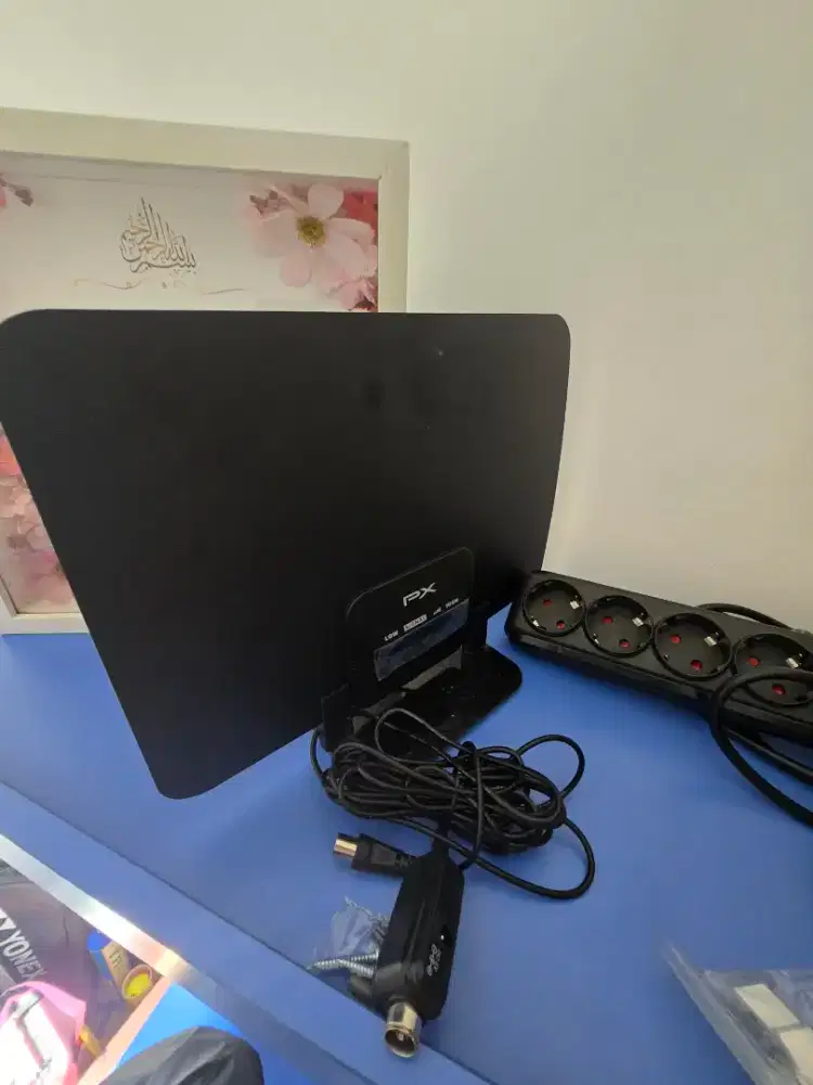 Antena TV Digital Indoor Dinding DVB-T2 + Booster LED PX UDA-7000A