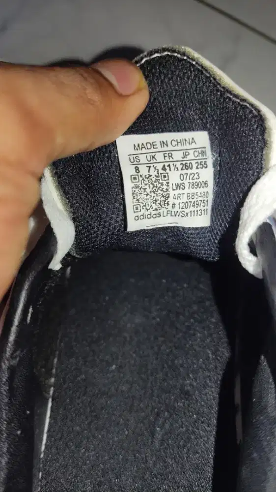 JUAL SEPATU SEPAK BOLA ( ADIDAS PREDATOR)