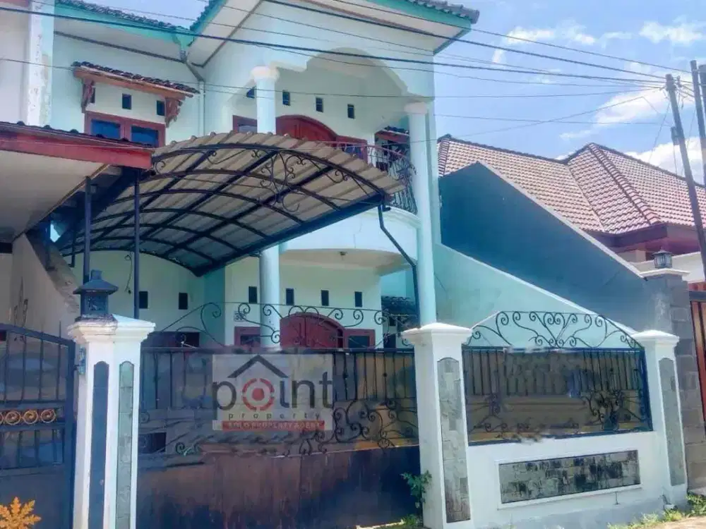 Rumah strategis 2lt dekat ke stadion Manahan Solo