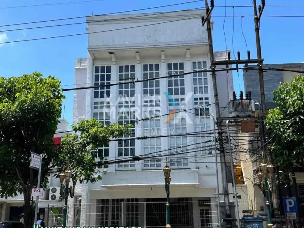 Bangunan Komersial 3 Lantai di poros Kayutangan Heritage Klojen Malang