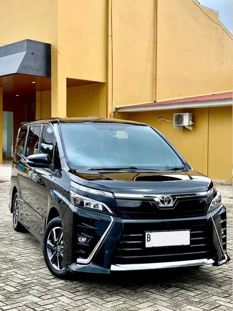 Toyota Voxy 2.0
