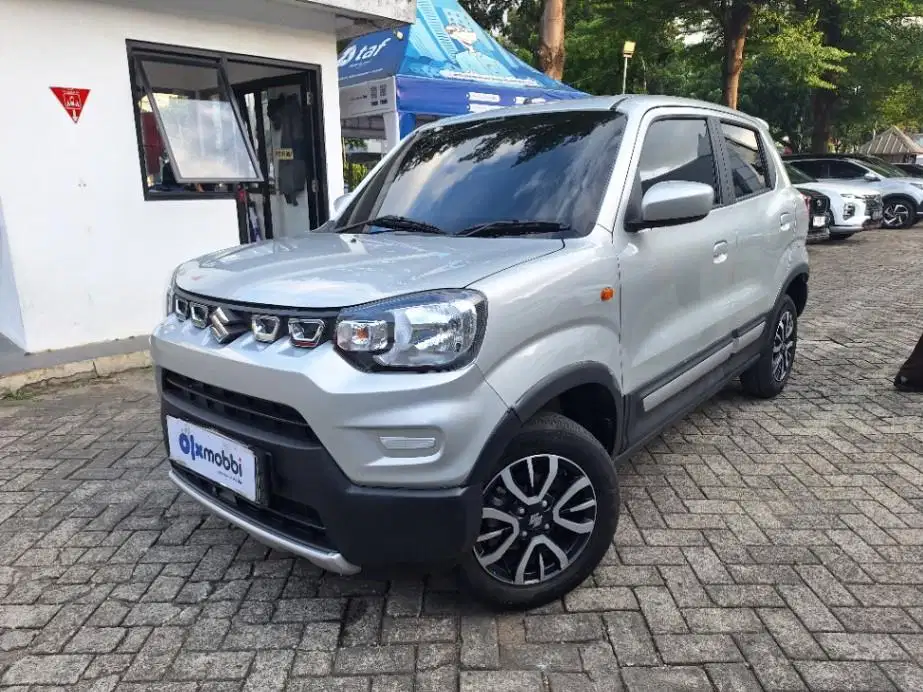 DP MURAH Suzuki S-Presso 1.0 Bensin-MT 2023 Abu-Abu C3RCT