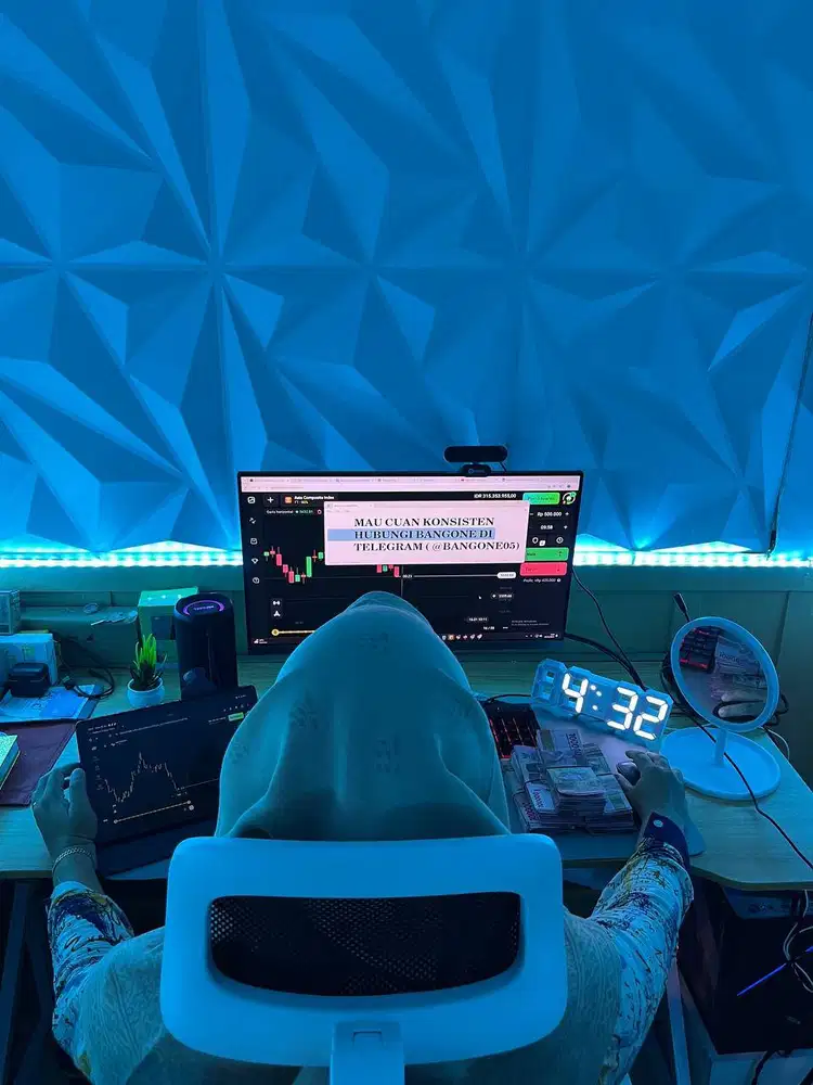 HOST LIVE STREAMING TIKTOK DAN YOUTUBE