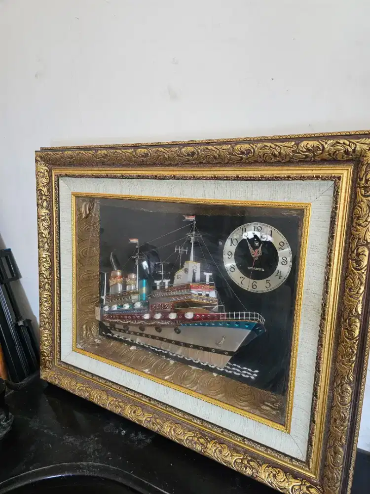 Pajangan dinding antik