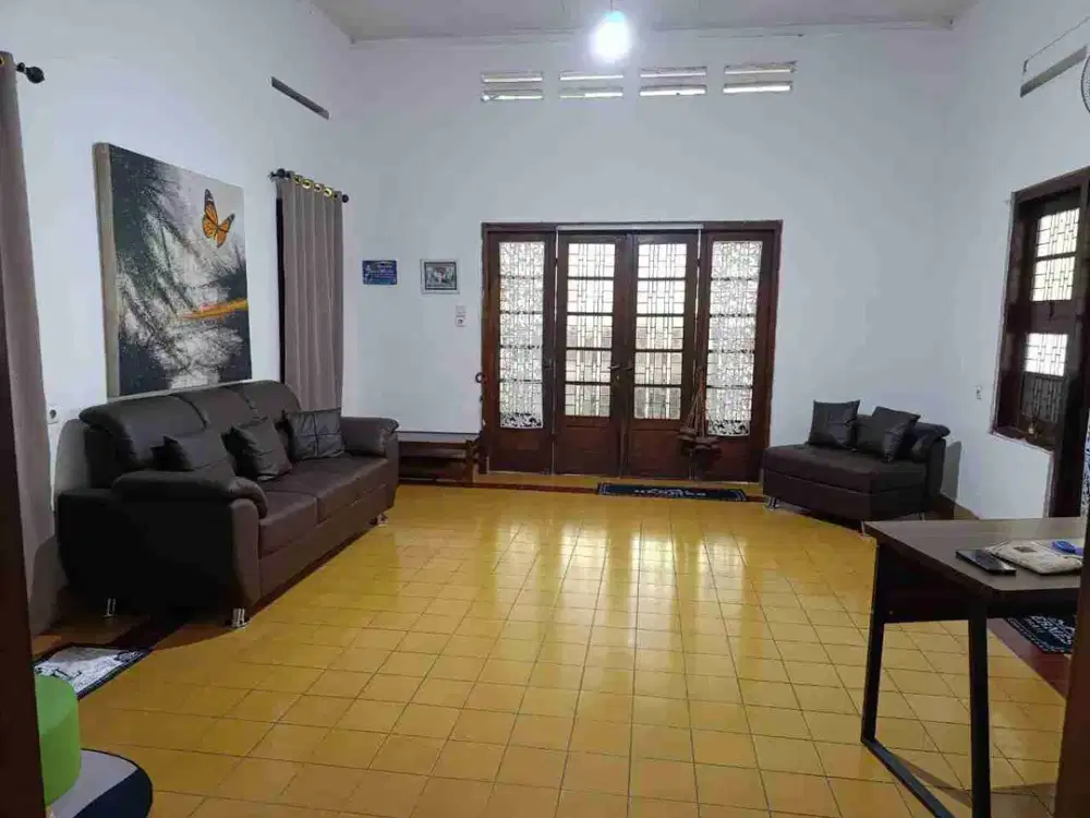Rumah Nuansa Kolonial Belanda 1930 di Menteng – LT 778m² Cocok Cafe/Gallery, Harga Turun 30M