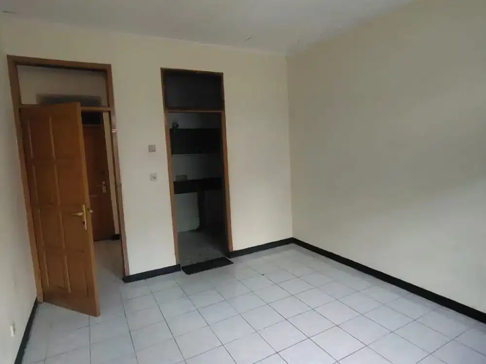 DISEWA RUMAH 2 LANTAI DI TAMAN CIBADUYUT INDAH BANDUNG dekat GBI Mekar Wangi, BPK singgasana, Rs. Sanotsa, Rs. Immanuel , Leuwipanjang