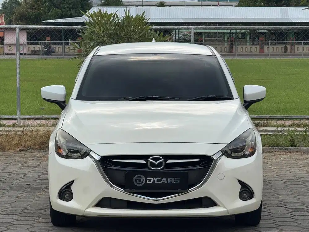 MAZDA 2 R SKYACTIVE 2015 MATIC ISTIMEWA