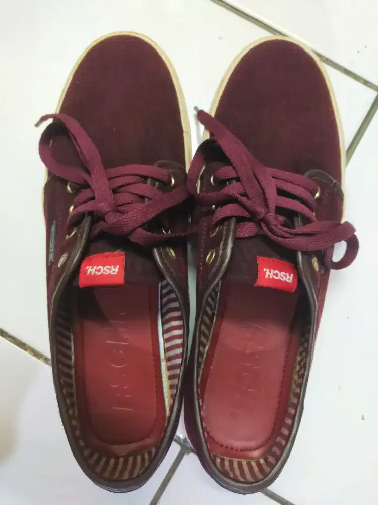 Sepatu SCH sz 42