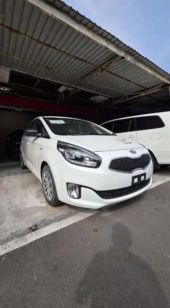 kia Carens putih km 000009 top