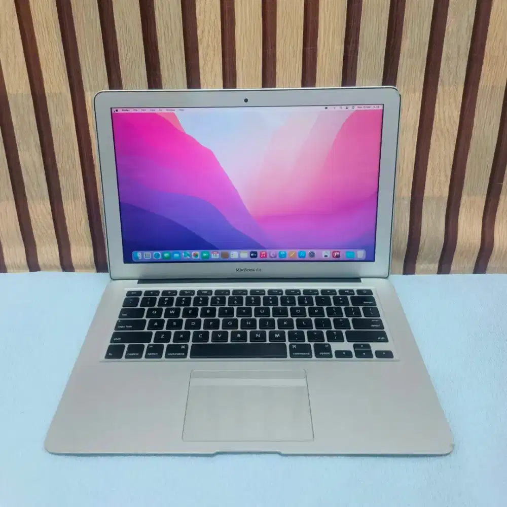 Macbook air 2017 slim core i5 Ram8GB/SSD256GB bogor